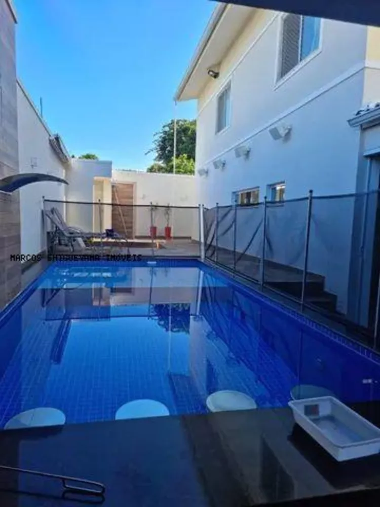 Casa de Condomínio à venda com 5 quartos, 300m² - Foto 1