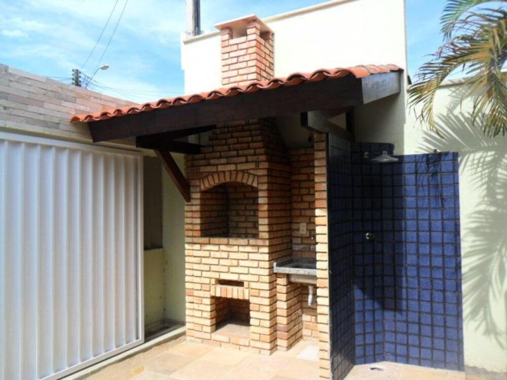 Casa, 3 quartos, 242 m² - Foto 1