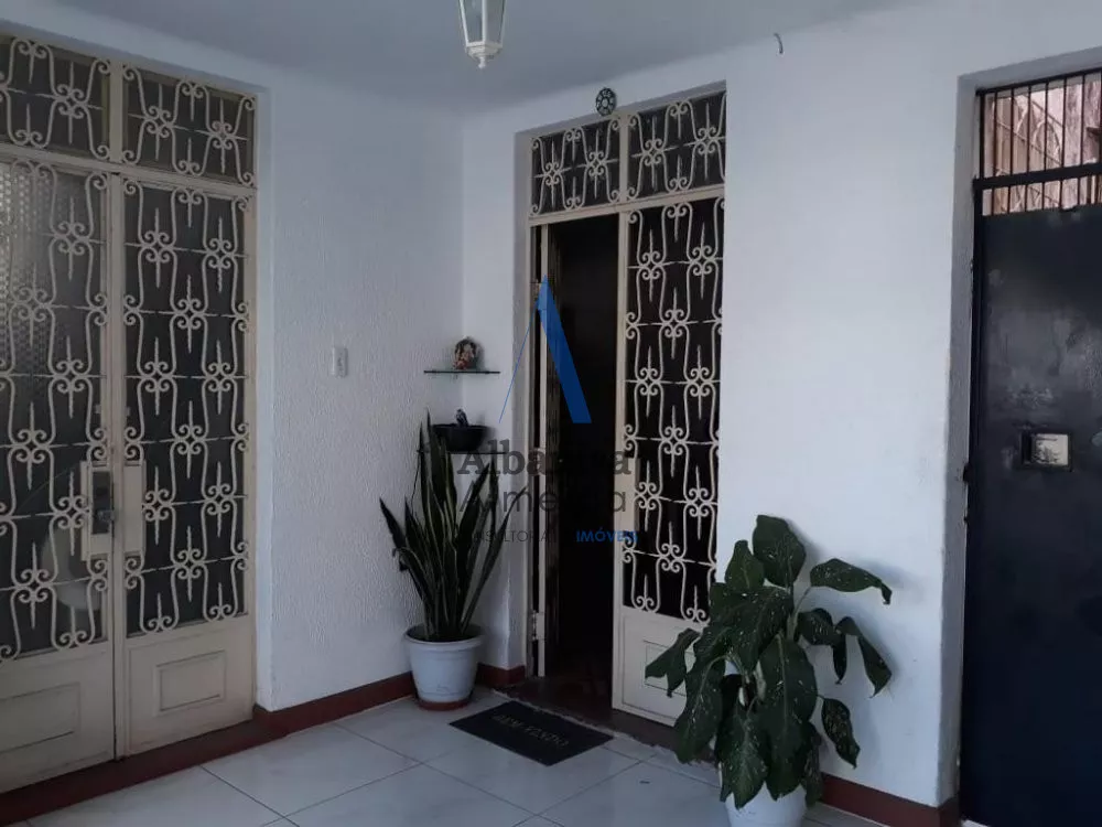 Prédio Inteiro para alugar com 5 quartos, 230m² - Foto 1