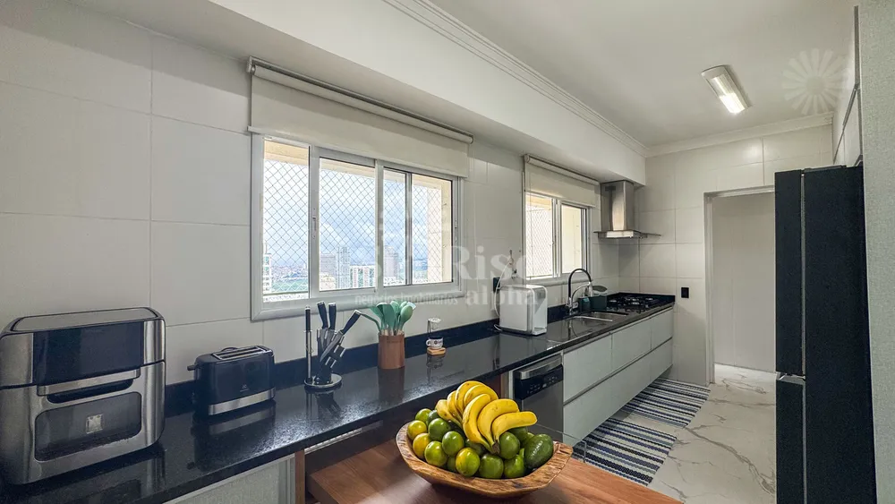 Apartamento, 3 quartos, 212 m² - Foto 1