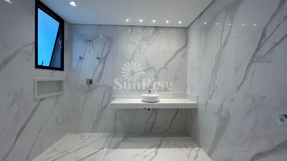 Casa, 4 quartos, 640 m² - Foto 1