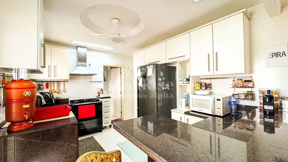 Casa, 4 quartos, 240 m² - Foto 1