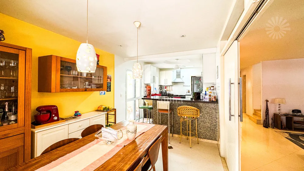 Casa, 4 quartos, 240 m² - Foto 2