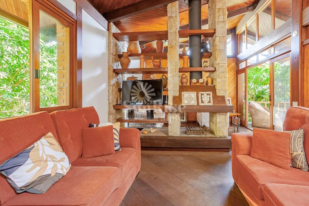 Casa, 4 quartos, 650 m² - Foto 1