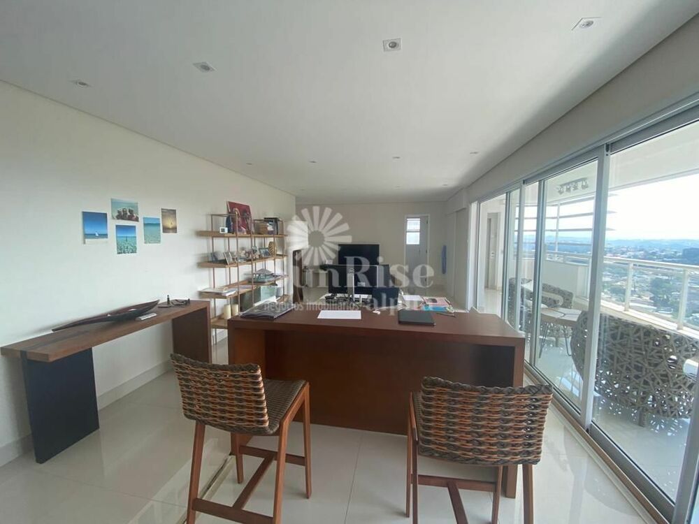 Apartamento à venda com 3 quartos, 196m² - Foto 1