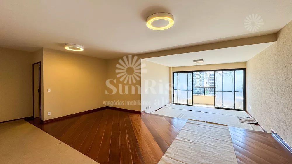 Apartamento para alugar com 3 quartos, 164m² - Foto 1