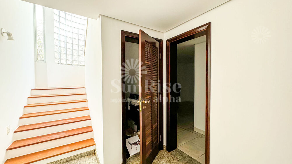 Casa para alugar com 4 quartos, 600m² - Foto 6