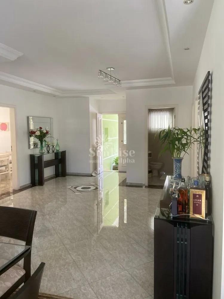 Casa, 4 quartos, 350 m² - Foto 1