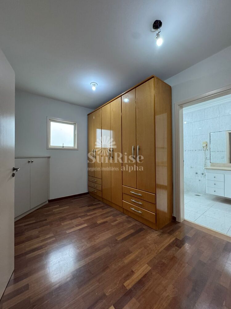Casa para alugar com 5 quartos, 500m² - Foto 3