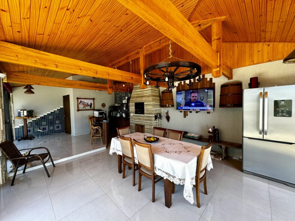 Casa à venda com 2 quartos, 355m² - Foto 3