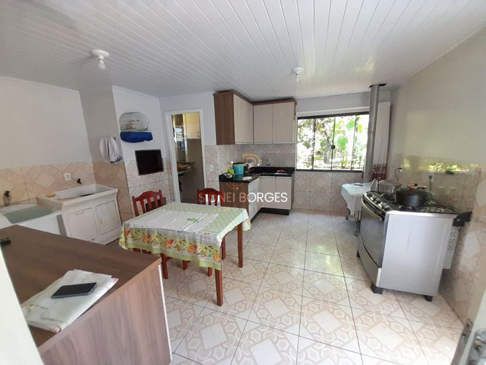 Casa à venda com 2 quartos, 200m² - Foto 2
