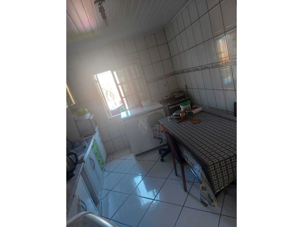 Casa à venda com 2 quartos, 64m² - Foto 2
