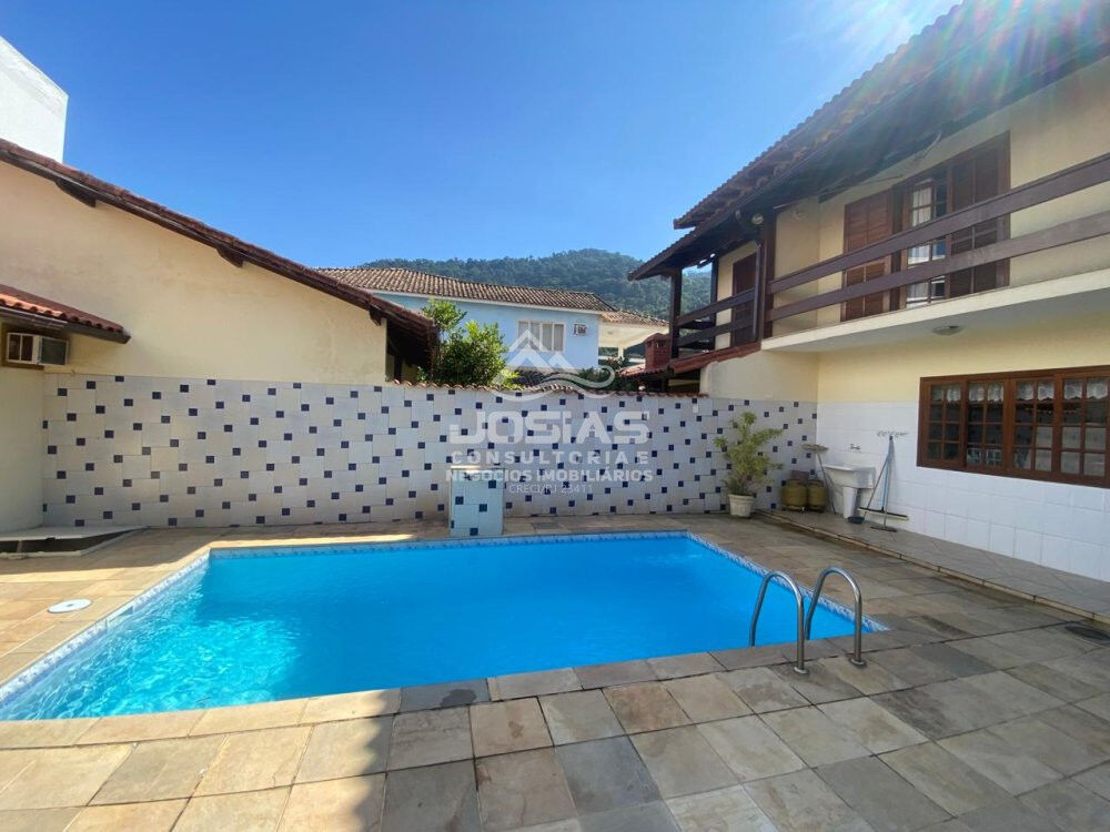 Casa à venda com 5 quartos, 247m² - Foto 4