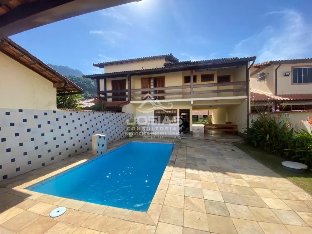 Casa, 5 quartos, 247 m² - Foto 1