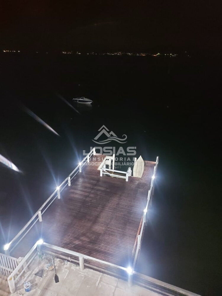 Casa à venda com 6 quartos, 247m² - Foto 9