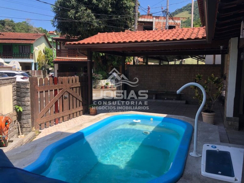 Casa para alugar com 4 quartos, 40m² - Foto 2