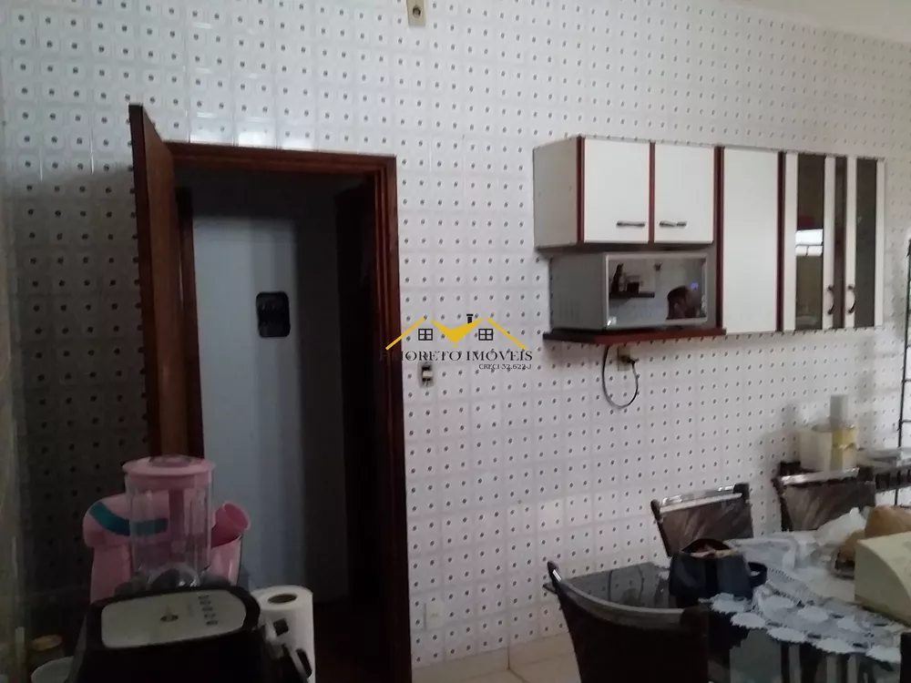 Casa à venda com 2 quartos, 200m² - Foto 3