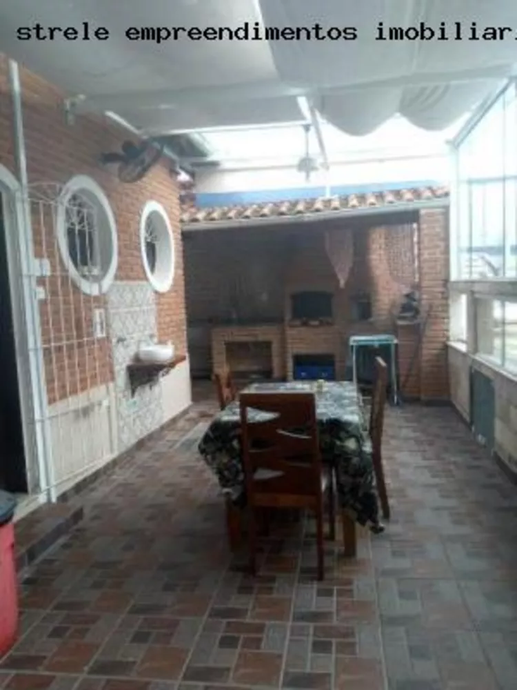 Casa, 3 quartos, 250 m² - Foto 1