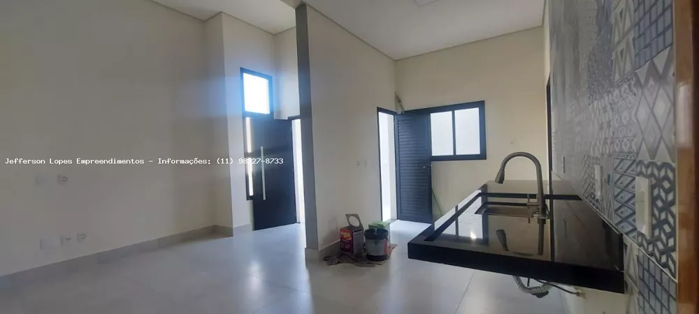 Casa à venda com 3 quartos, 176m² - Foto 2