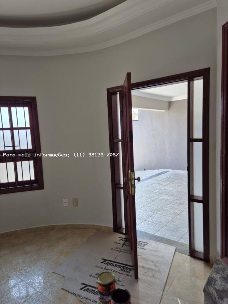 Casa à venda com 4 quartos, 250m² - Foto 5