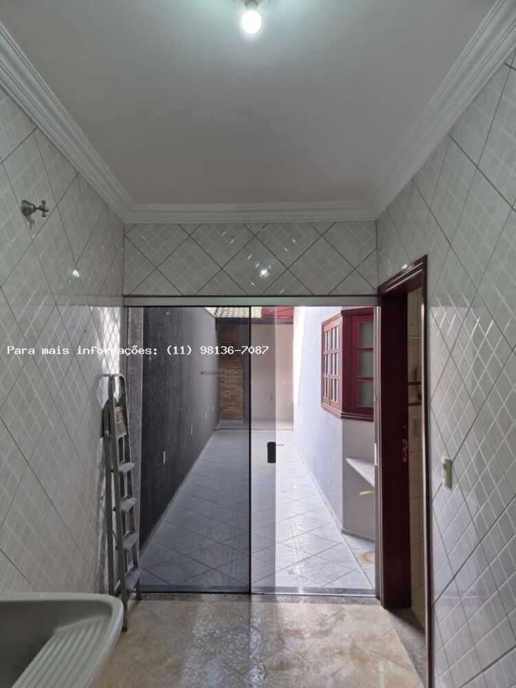 Casa à venda com 4 quartos, 250m² - Foto 11