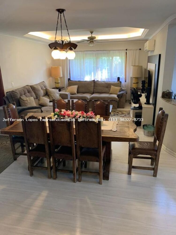 Casa à venda com 4 quartos, 1500m² - Foto 1