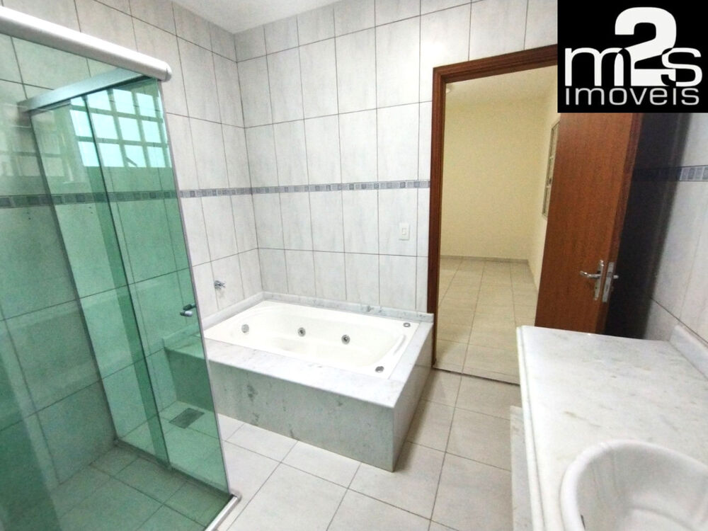 Casa, 3 quartos, 203 m² - Foto 1