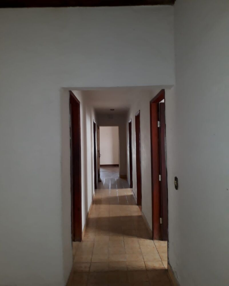 Casa, 5 quartos, 227 m² - Foto 1