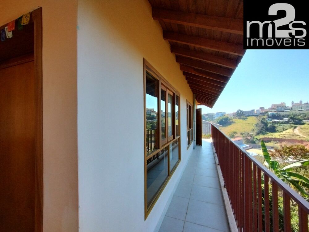 Casa, 4 quartos, 224 m² - Foto 1