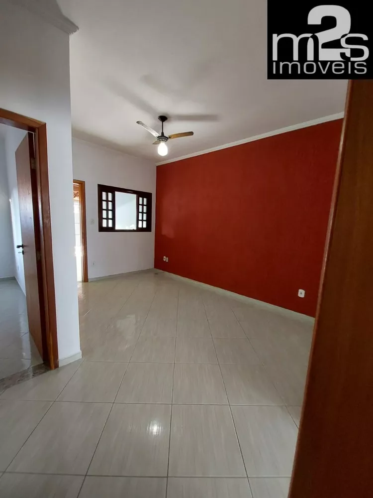 Casa à venda com 2 quartos, 100m² - Foto 1