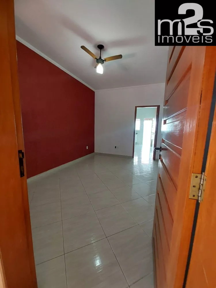 Casa à venda com 2 quartos, 100m² - Foto 2