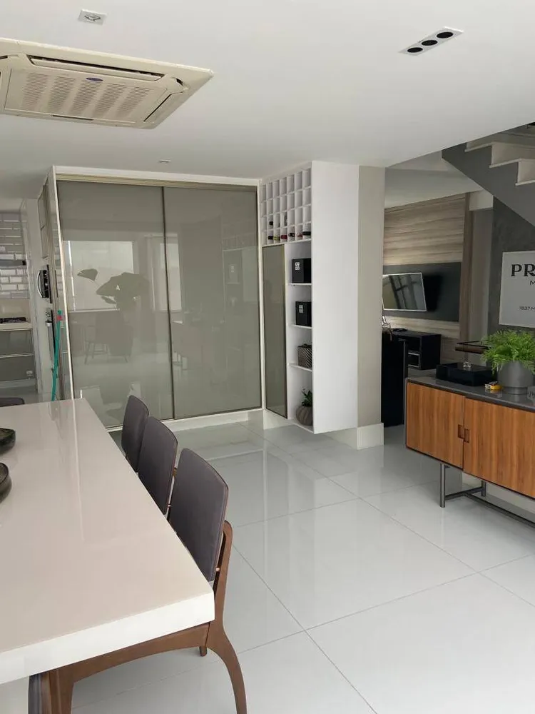 Cobertura, 3 quartos, 227 m² - Foto 3
