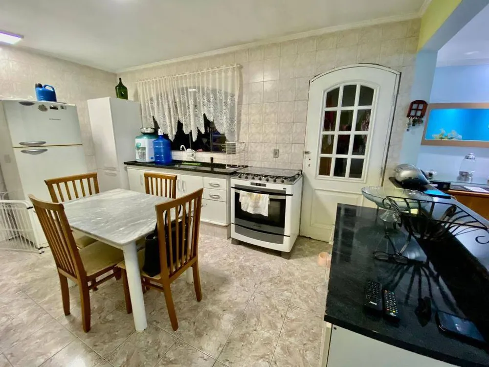Casa, 4 quartos, 220 m² - Foto 1