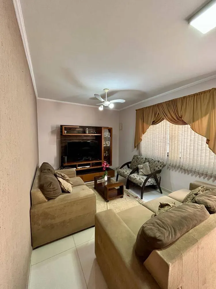Casa, 3 quartos, 200 m² - Foto 2