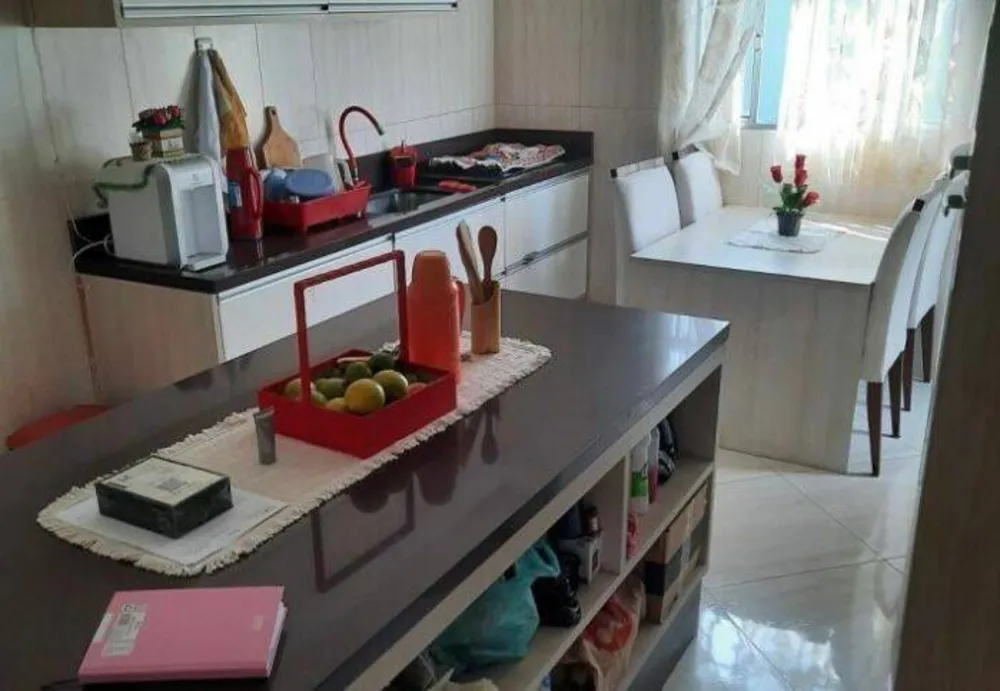 Casa, 5 quartos, 179 m² - Foto 2