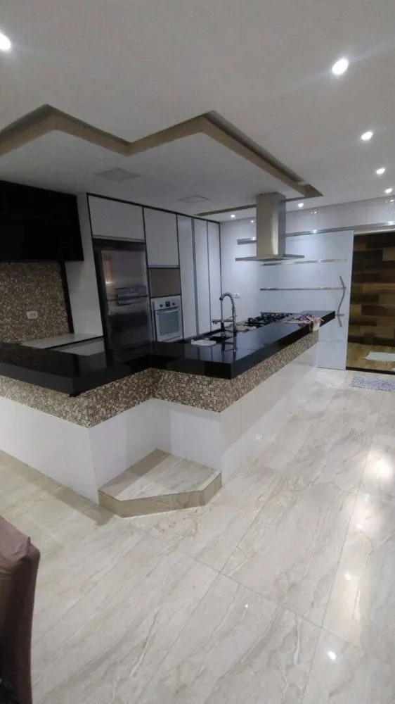 Sobrado, 3 quartos, 332 m² - Foto 2