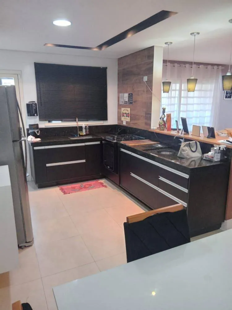 Casa, 3 quartos, 224 m² - Foto 1