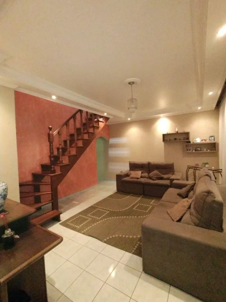 Sobrado, 3 quartos, 209 m² - Foto 2
