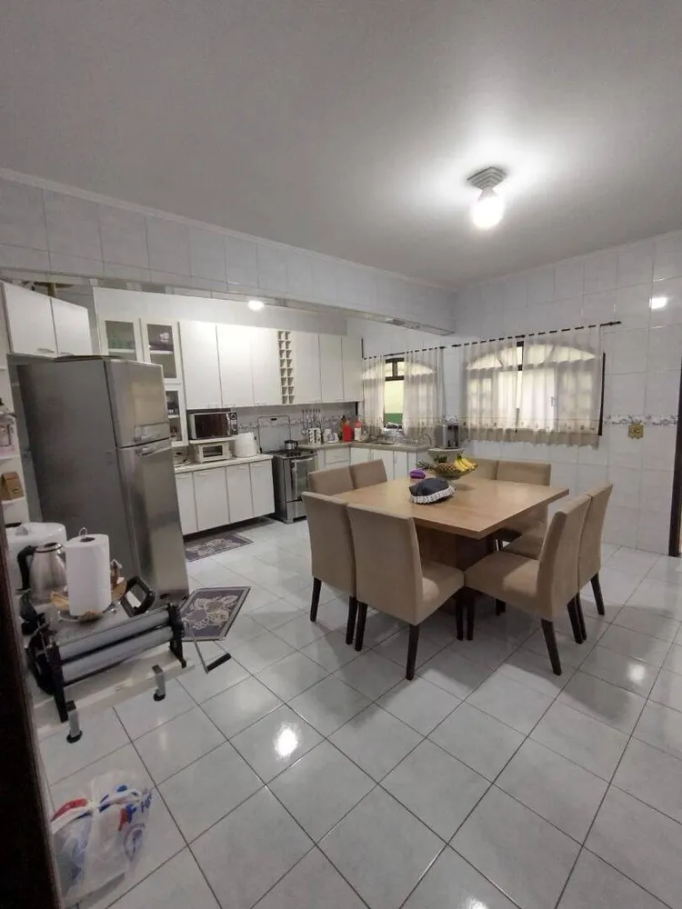 Sobrado, 3 quartos, 209 m² - Foto 1