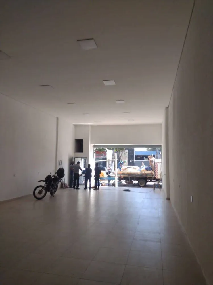 Loja-Salão, 300 m² - Foto 1