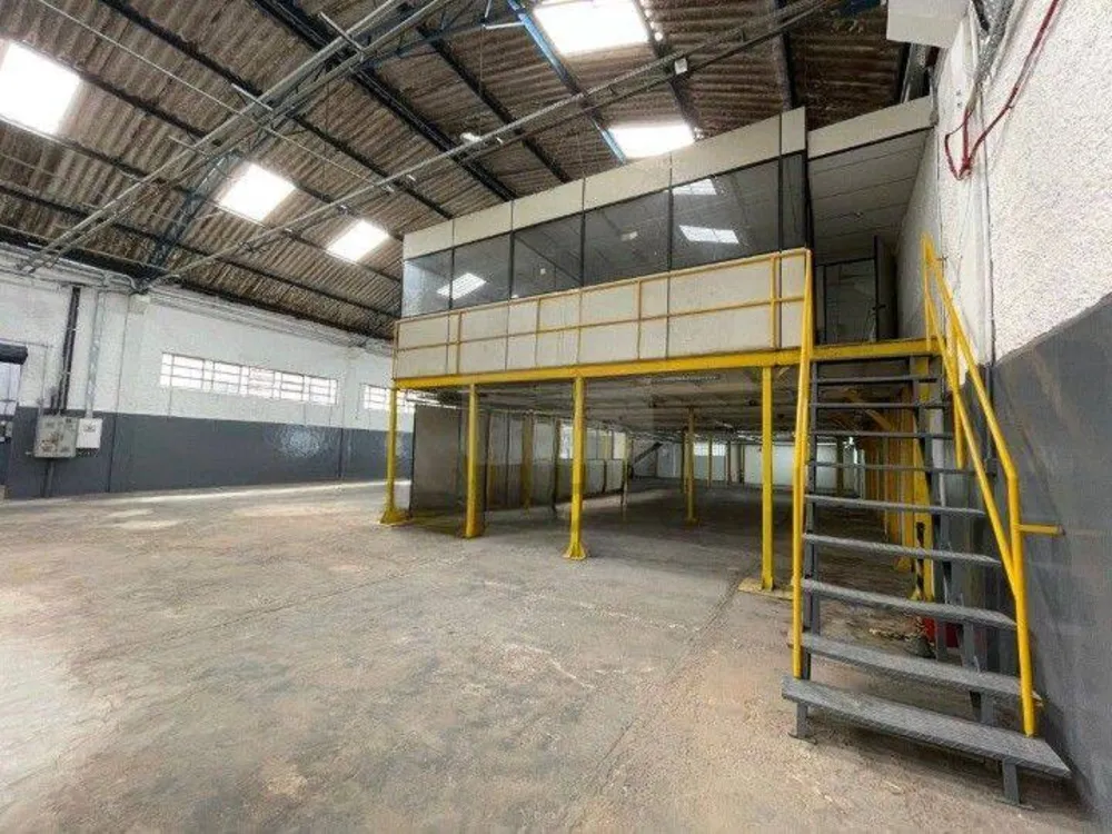 Depósito-Galpão, 1060 m² - Foto 1
