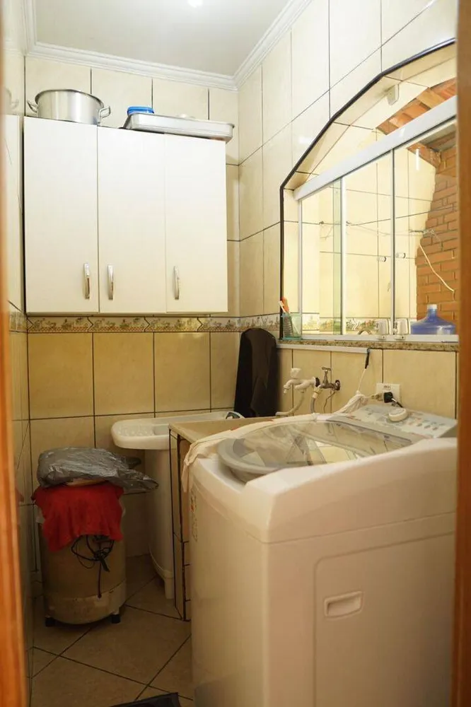 Sobrado, 3 quartos, 194 m² - Foto 2