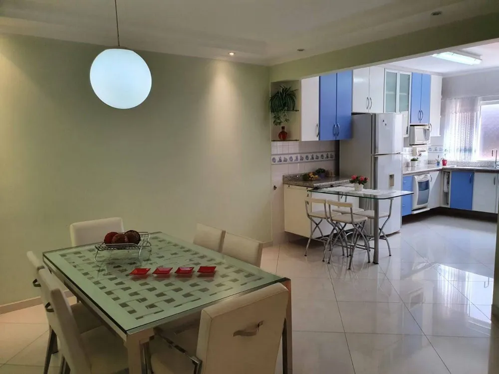 Sobrado, 3 quartos, 276 m² - Foto 1