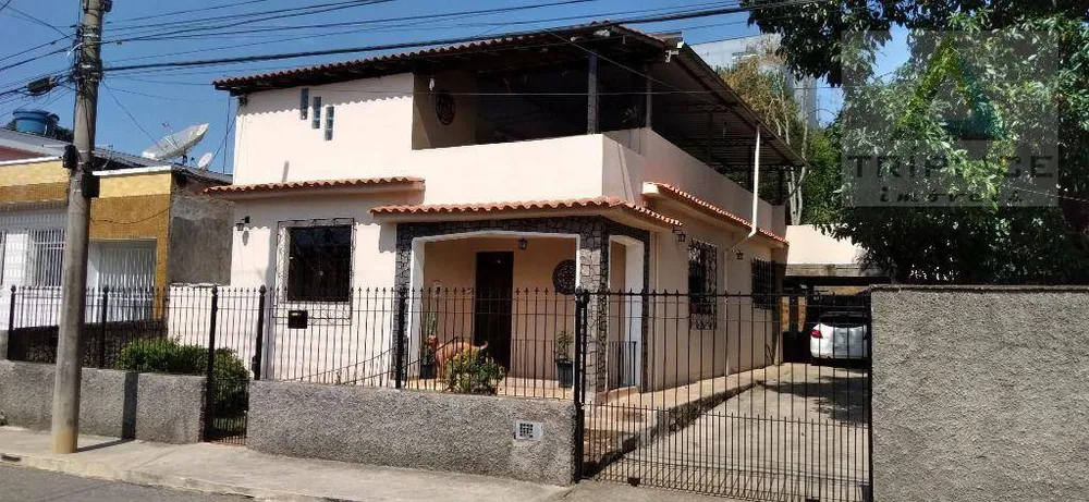 Casa, 3 quartos, 190 m² - Foto 1