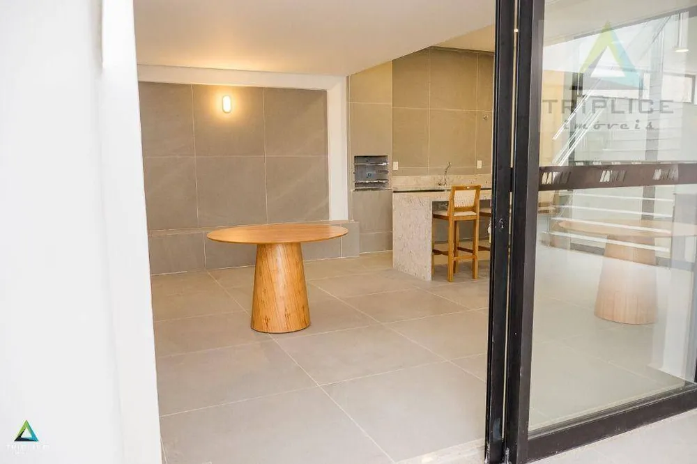 Cobertura, 3 quartos, 208 m² - Foto 2