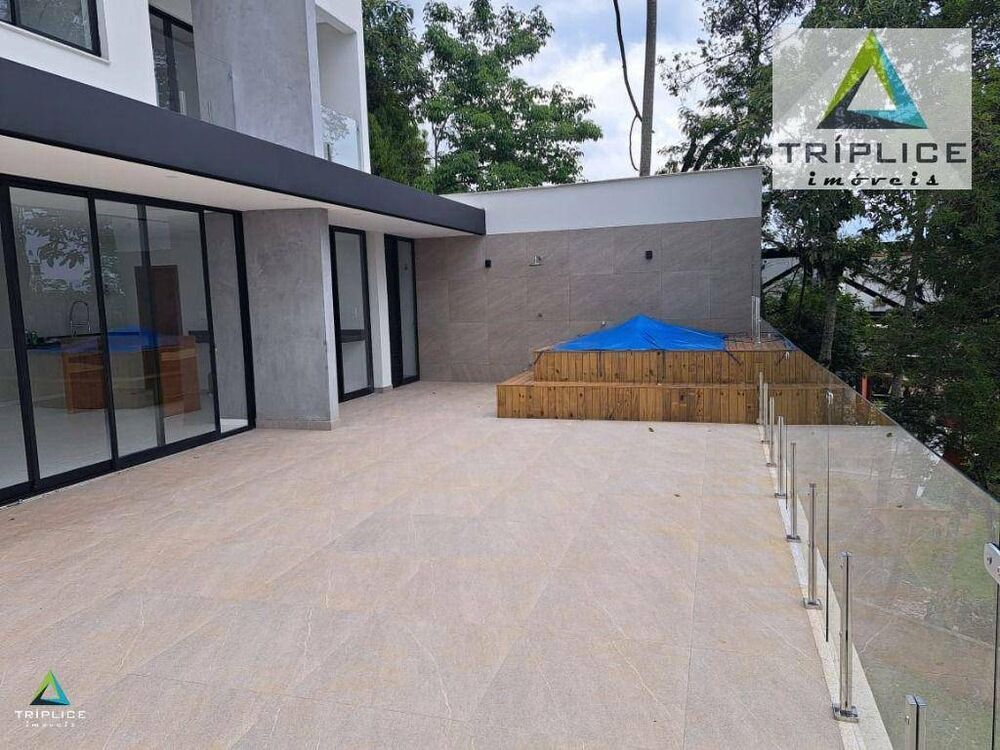 Casa de Condomínio à venda com 4 quartos, 365m² - Foto 3