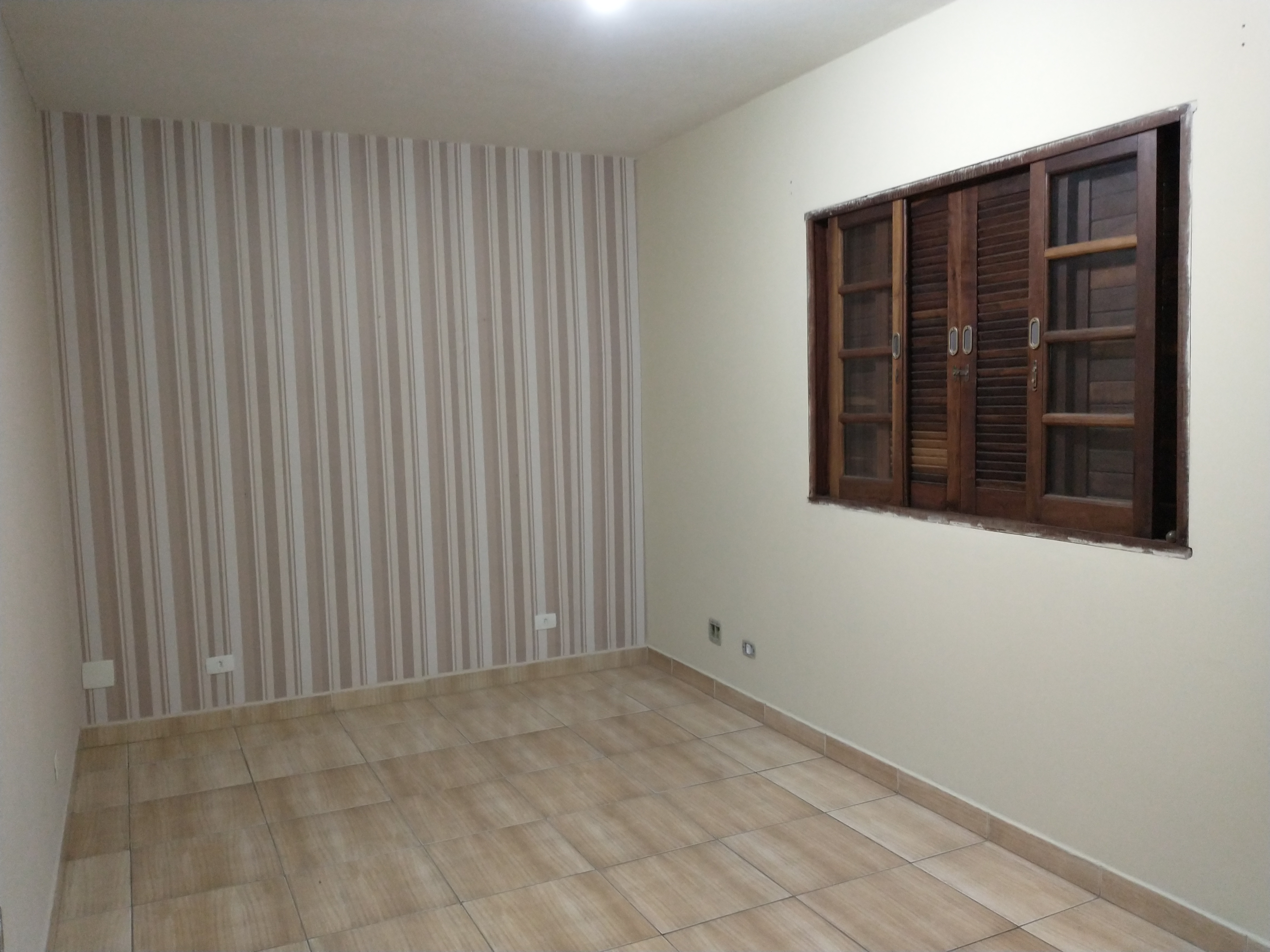 Casa para alugar com 1 quarto, 90m² - Foto 2