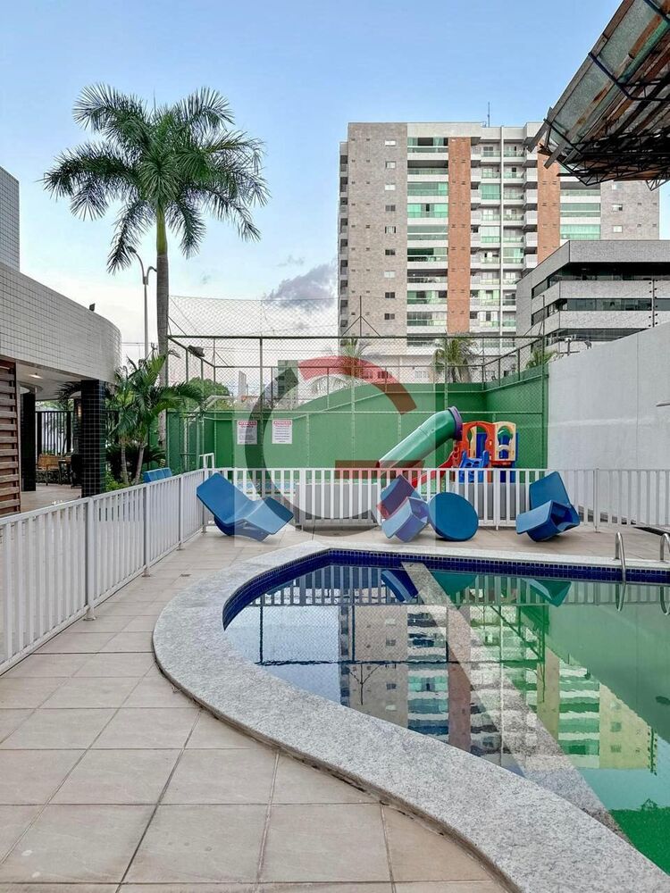 Apartamento à venda com 3 quartos, 140m² - Foto 2