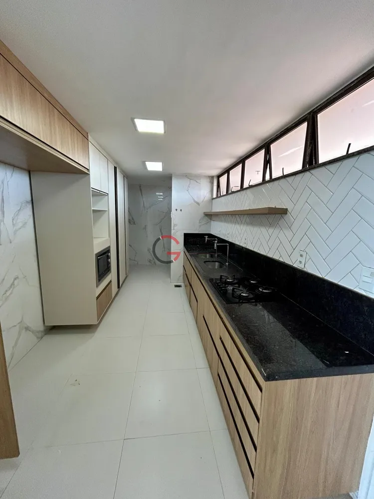 Apartamento, 4 quartos, 220 m² - Foto 2
