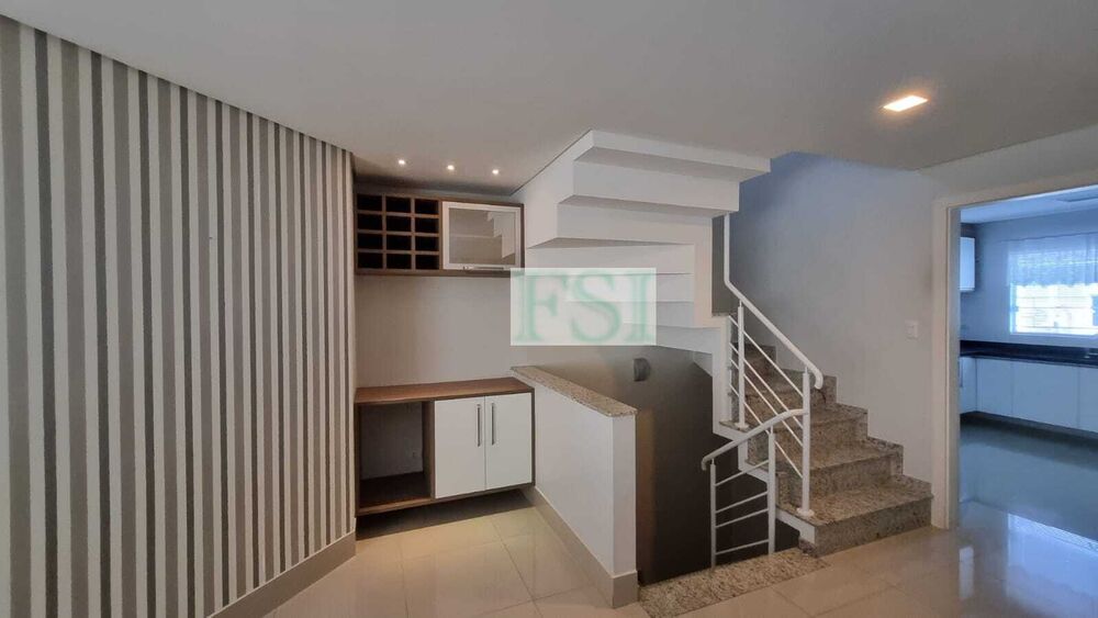 Sobrado à venda com 4 quartos, 260m² - Foto 2